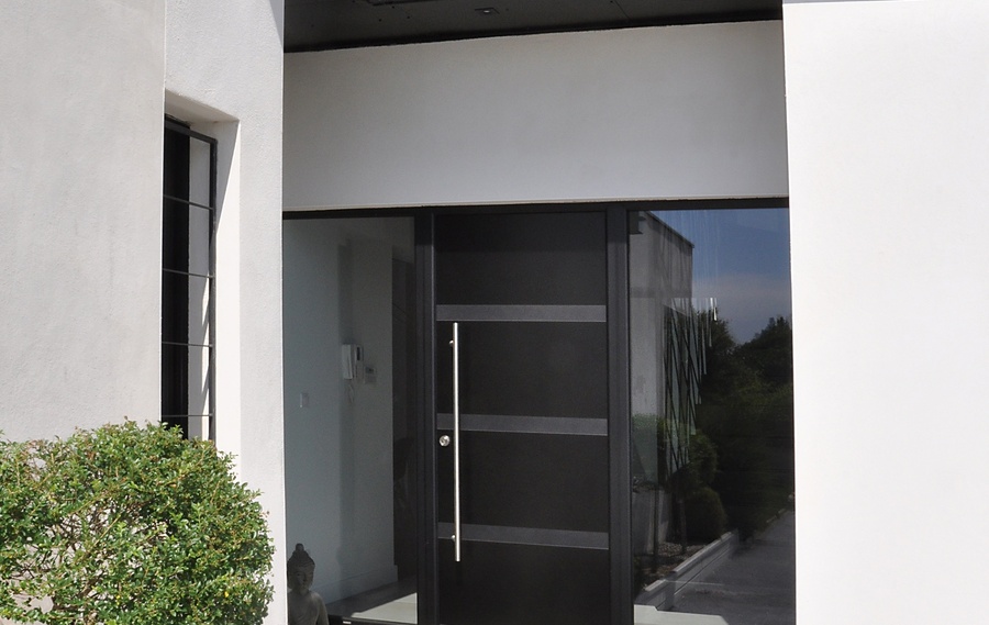 Notre gamme de portes d'entr&eacute;e en ALU CLASSIQUE et CONTEMPORAINE &agrave;&nbsp;Montargis